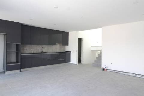 Construção de uma moradia em banda em prestigiada urbanização de Tavira