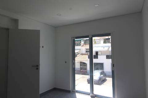 Construção de uma moradia em banda em prestigiada urbanização de Tavira