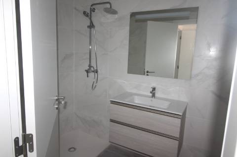 Construção de uma moradia em banda em prestigiada urbanização de Tavira