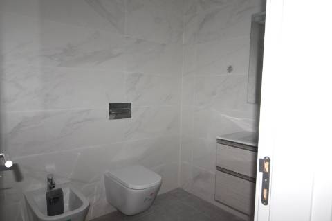 Construção de uma moradia em banda em prestigiada urbanização de Tavira