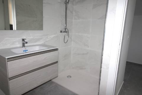 Construção de uma moradia em banda em prestigiada urbanização de Tavira