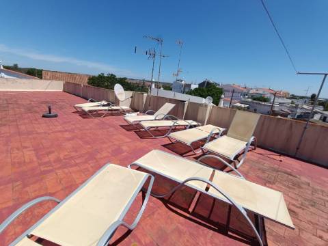 EDIFÍCIO COM TRÊS PISOS - VÁRIAS DIVISÕES - HABITAÇÃO - RESTAURANTE - COMÉRCIO - SERVIÇOS - SÃO BARTOLOMEU DO SUL - CASTRO MARIM