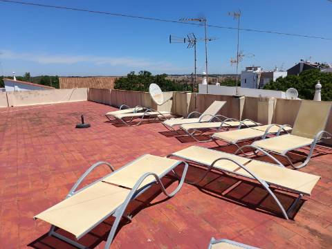 EDIFÍCIO COM TRÊS PISOS - VÁRIAS DIVISÕES - HABITAÇÃO - RESTAURANTE - COMÉRCIO - SERVIÇOS - SÃO BARTOLOMEU DO SUL - CASTRO MARIM