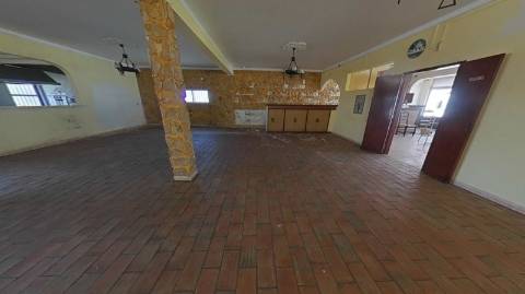 EDIFÍCIO COM TRÊS PISOS - VÁRIAS DIVISÕES - HABITAÇÃO - RESTAURANTE - COMÉRCIO - SERVIÇOS - SÃO BARTOLOMEU DO SUL - CASTRO MARIM