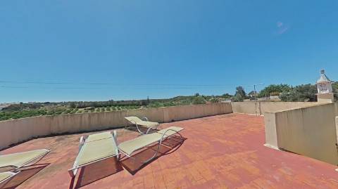 EDIFÍCIO COM TRÊS PISOS - VÁRIAS DIVISÕES - HABITAÇÃO - RESTAURANTE - COMÉRCIO - SERVIÇOS - SÃO BARTOLOMEU DO SUL - CASTRO MARIM