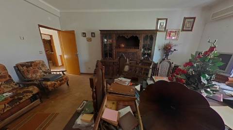 EDIFÍCIO COM TRÊS PISOS - VÁRIAS DIVISÕES - HABITAÇÃO - RESTAURANTE - COMÉRCIO - SERVIÇOS - SÃO BARTOLOMEU DO SUL - CASTRO MARIM