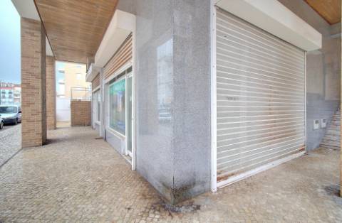 Loja no condomínio Varandas do Guadiana