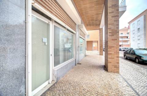 Loja no condomínio Varandas do Guadiana