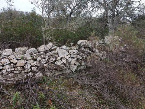 TERRENO COM 28.080 M2 - PLANO - COM POSSIBILIDADE DE CONSTRUIR ARMAZÉM AGRICOLA - CASA BRANCA - BALURCOS - ALCOUTIM - ALGARVE