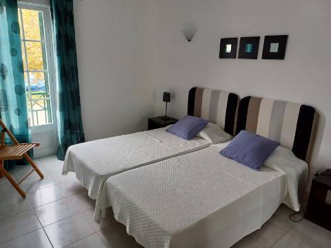 Andar de Moradia T2 Arrendamento de Outubro a Junho