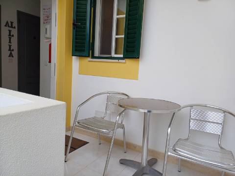 Andar de Moradia T2 Arrendamento de Outubro a Junho