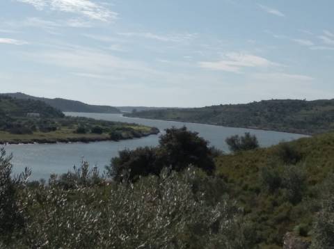 TERRENO COM 9.240 M2 COM FURO E ELETRICIDADE - JUNTO A FOZ E RIO GUADIANA - FOZ DE ODELEITE - ALGARVE