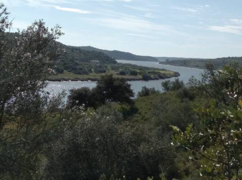 TERRENO COM 9.240 M2 COM FURO E ELETRICIDADE - JUNTO A FOZ E RIO GUADIANA - FOZ DE ODELEITE - ALGARVE