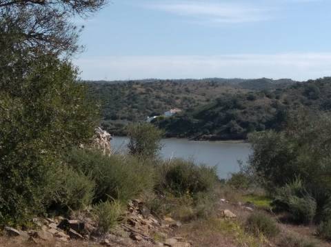 TERRENO COM 9.240 M2 COM FURO E ELETRICIDADE - JUNTO A FOZ E RIO GUADIANA - FOZ DE ODELEITE - ALGARVE