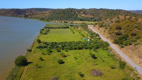TERRENO COM 9.240 M2 COM FURO E ELETRICIDADE - JUNTO A FOZ E RIO GUADIANA - FOZ DE ODELEITE - ALGARVE