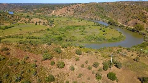 TERRENO COM 9.240 M2 COM FURO E ELETRICIDADE - JUNTO A FOZ E RIO GUADIANA - FOZ DE ODELEITE - ALGARVE