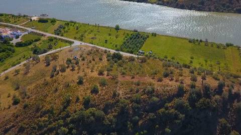 TERRENO COM 9.240 M2 COM FURO E ELETRICIDADE - JUNTO A FOZ E RIO GUADIANA - FOZ DE ODELEITE - ALGARVE