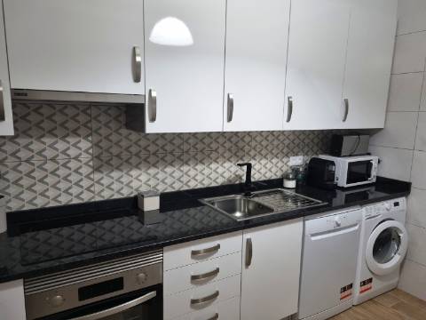 Apartamento em Altura para Arrendamento de 15 de Setembro a 16 de Junho.