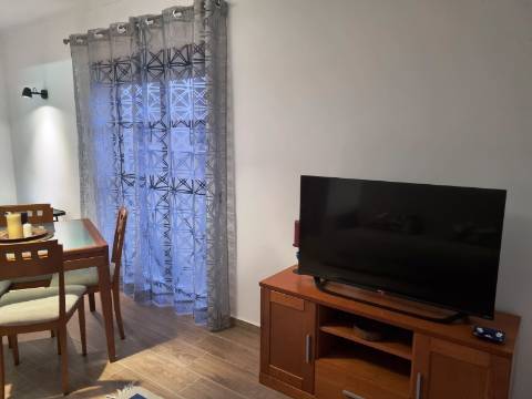 Apartamento em Altura para Arrendamento de 15 de Setembro a 16 de Junho.