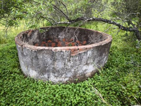 TERRENO COM 8.760 M2 - COM POÇO - EM PISA BARRO - CASTRO MARIM - ALGARVE