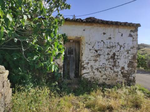 MORADIA DE ALDEIA - 129 M2 - COM LOGRADOURO - CORTE PEQUENA - ODELEITE - CASTRO MARIM