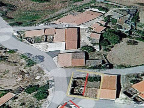 MORADIA DE ALDEIA - 129 M2 - COM LOGRADOURO - CORTE PEQUENA - ODELEITE - CASTRO MARIM