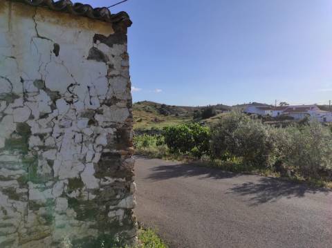 MORADIA DE ALDEIA - 129 M2 - COM LOGRADOURO - CORTE PEQUENA - ODELEITE - CASTRO MARIM