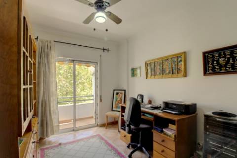 Apartamento T3 espaçoso no centro de Tavira com garagem box!