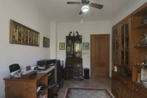 Apartamento T3 espaçoso no centro de Tavira com garagem box!