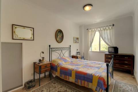 Apartamento T3 espaçoso no centro de Tavira com garagem box!