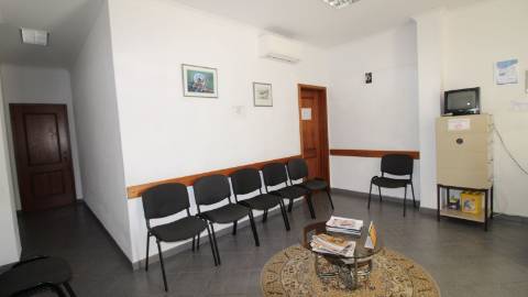 Estabelecimento para Comércio com 80 m2 na baixa de Olhão