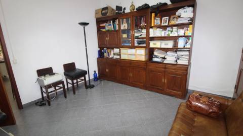 Estabelecimento para Comércio com 80 m2 na baixa de Olhão