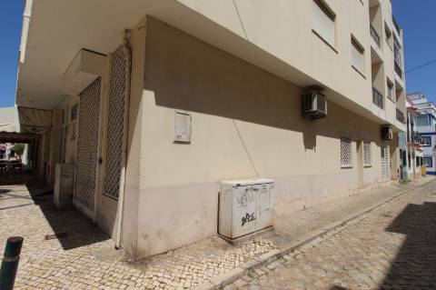 Estabelecimento para Comércio com 80 m2 na baixa de Olhão