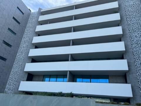 Apartamento com 3 quartos num condomínio dotado de beleza única!