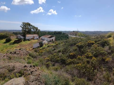 TERRENO COM RUINAS COM 14.040M2 - VISTA MAR E RIO - VALE FRIO - CASTRO MARIM - ALGARVE