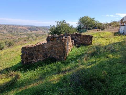 TERRENO COM RUINAS COM 14.040M2 - VISTA MAR E RIO - VALE FRIO - CASTRO MARIM - ALGARVE
