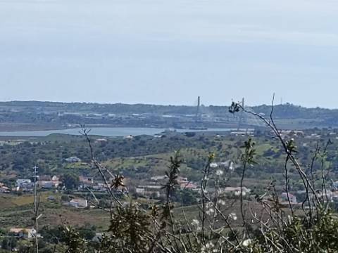 TERRENO COM RUINAS COM 14.040M2 - VISTA MAR E RIO - VALE FRIO - CASTRO MARIM - ALGARVE