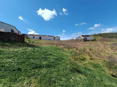 TERRENO COM RUINAS COM 14.040M2 - VISTA MAR E RIO - VALE FRIO - CASTRO MARIM - ALGARVE