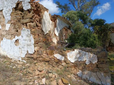 TERRENO COM RUINAS COM 14.040M2 - VISTA MAR E RIO - VALE FRIO - CASTRO MARIM - ALGARVE