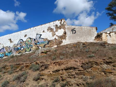 TERRENO COM RUINAS COM 14.040M2 - VISTA MAR E RIO - VALE FRIO - CASTRO MARIM - ALGARVE