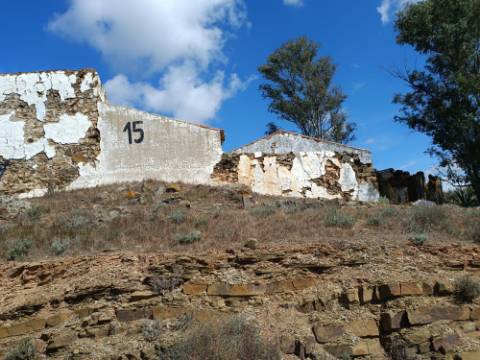 TERRENO COM RUINAS COM 14.040M2 - VISTA MAR E RIO - VALE FRIO - CASTRO MARIM - ALGARVE