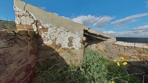 TERRENO COM RUINAS COM 14.040M2 - VISTA MAR E RIO - VALE FRIO - CASTRO MARIM - ALGARVE