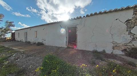 TERRENO COM RUINAS COM 14.040M2 - VISTA MAR E RIO - VALE FRIO - CASTRO MARIM - ALGARVE