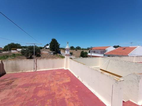 EDIFÍCIO COM TRÊS PISOS - VÁRIAS DIVISÕES - HABITAÇÃO - RESTAURANTE - COMÉRCIO - SERVIÇOS - SÃO BARTOLOMEU DO SUL - CASTRO MARIM