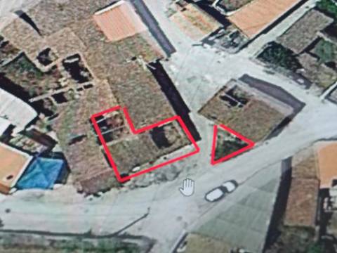 RUÍNA NA CORTE NOVA - 80 M2 - COM PÁTIO - ODELEITE - CASTRO MARIM