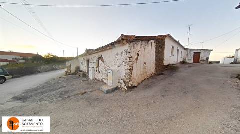 RUÍNA NA CORTE NOVA - 80 M2 - COM PÁTIO - ODELEITE - CASTRO MARIM