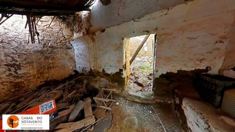 RUÍNA NA CORTE NOVA - 80 M2 - COM PÁTIO - ODELEITE - CASTRO MARIM