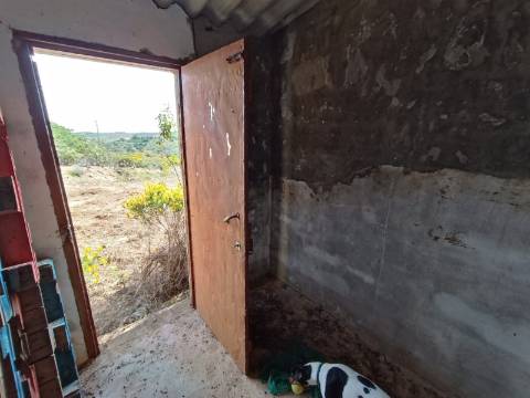 TERRENO COM 26.120 M2 - POSSIBILIDADE DE CONSTRUIR UM ARMAZÉM - RIO SECO - CASTRO MARIM - ALGARVE