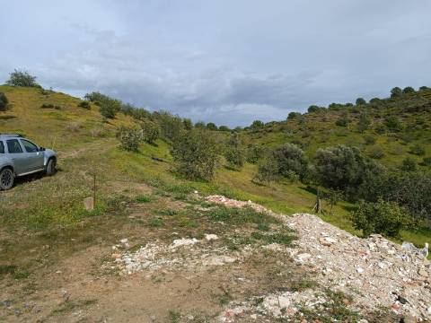 TERRENO COM 26.120 M2 - POSSIBILIDADE DE CONSTRUIR UM ARMAZÉM - RIO SECO - CASTRO MARIM - ALGARVE