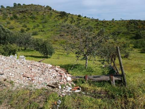 TERRENO COM 26.120 M2 - POSSIBILIDADE DE CONSTRUIR UM ARMAZÉM - RIO SECO - CASTRO MARIM - ALGARVE